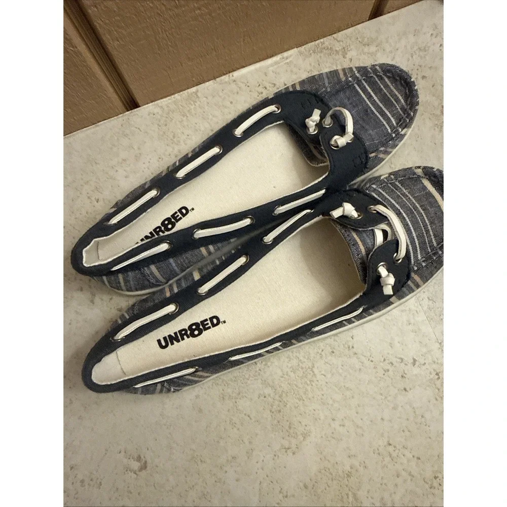 UNR8ED Women's Striped Canvas Slip-On‎ Boat Shoes Size 6.5